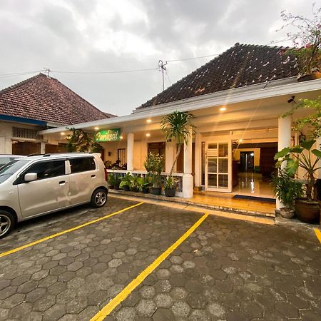Parikesit Guest House Yogyakarta Eksteriør billede
