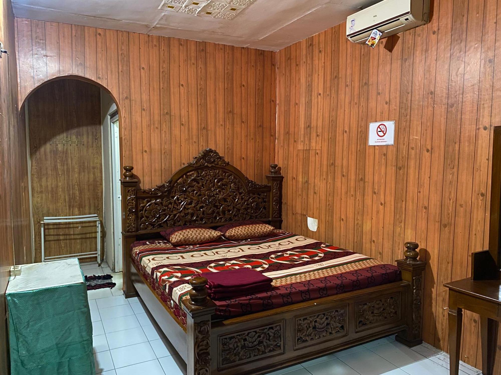 Parikesit Guest House Yogyakarta Eksteriør billede