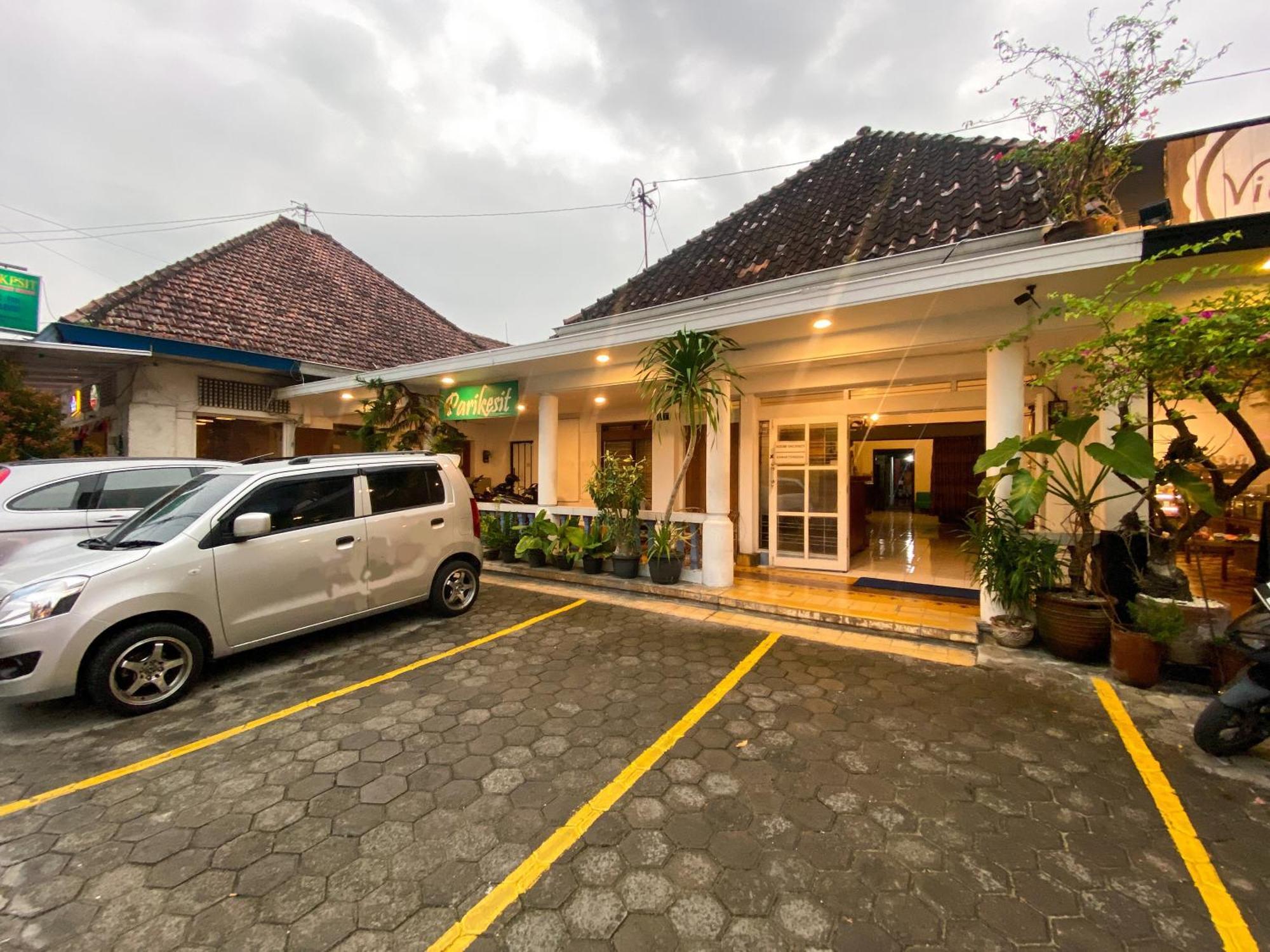 Parikesit Guest House Yogyakarta Eksteriør billede